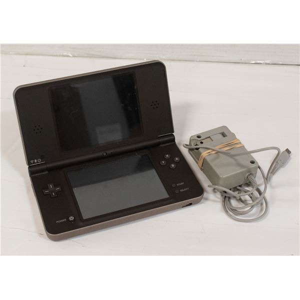 NINTENDO DS XL WITH CHARGER