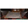 Image 1 : WIDE WHITE WOVEN/ WOOD OUTDOOR HAMMOCK