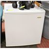 Image 1 : DANBY SMALL COUNTER TOP SIZED REFRIGERATOR