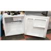 Image 2 : DANBY SMALL COUNTER TOP SIZED REFRIGERATOR