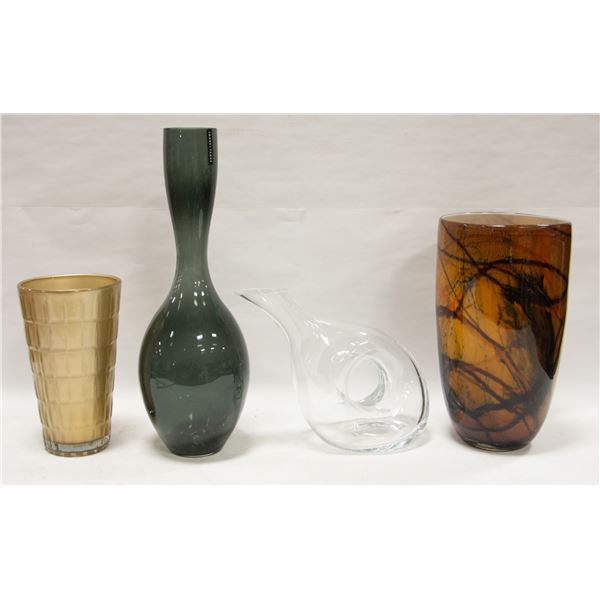 BOX WITH 4 DESIGNER GLASS VASES INCLUDING