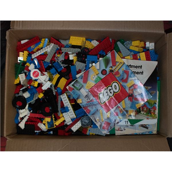 BOX OF OLD LEGO