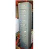 Image 1 : 10 COMPARTMENT LOCKER (2 MISSING KNOBS)