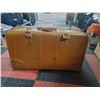 Image 1 : VINTAGE PARAMOUNT BROWN COWHIDE HARD SHELL