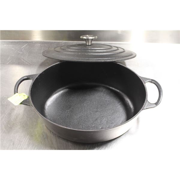 NEW 3.6L CAST IRON ROASTER / DUTCH OVEN W/ LID