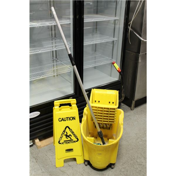 RUBBERMAID COMMERCIAL MOP BUCKET W/ WRINGER &