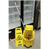 Image 1 : RUBBERMAID COMMERCIAL MOP BUCKET W/ WRINGER &