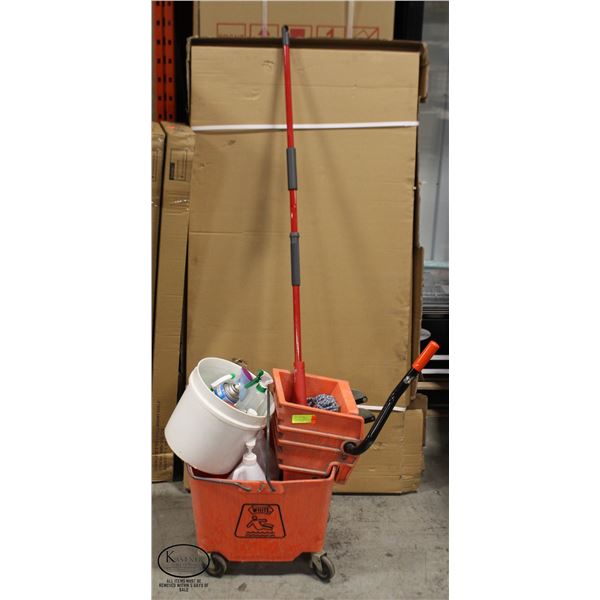 INDUSTRIAL MOP AND BUCKET WITH VARIOUS