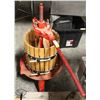 Image 1 : COMMERICAL GRAPE PRESS