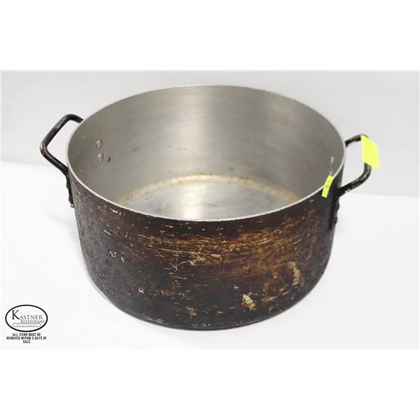 17QT ALUMINUM BRAZIER *SOLD AS IS *