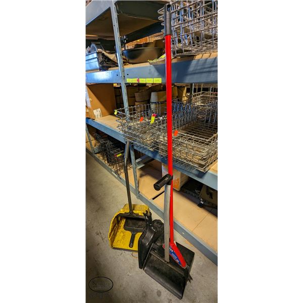 BROOM W/ 2 STANDING DUSTPANS & 3 HAND DUSTPANS