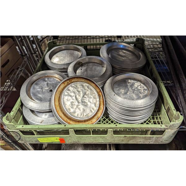 TRAY OF MINI ALUMINUM SERVING/BAKING TRAYS