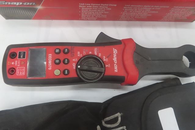 Snap On EEDM570 Digital Clamp Meter with Color Display