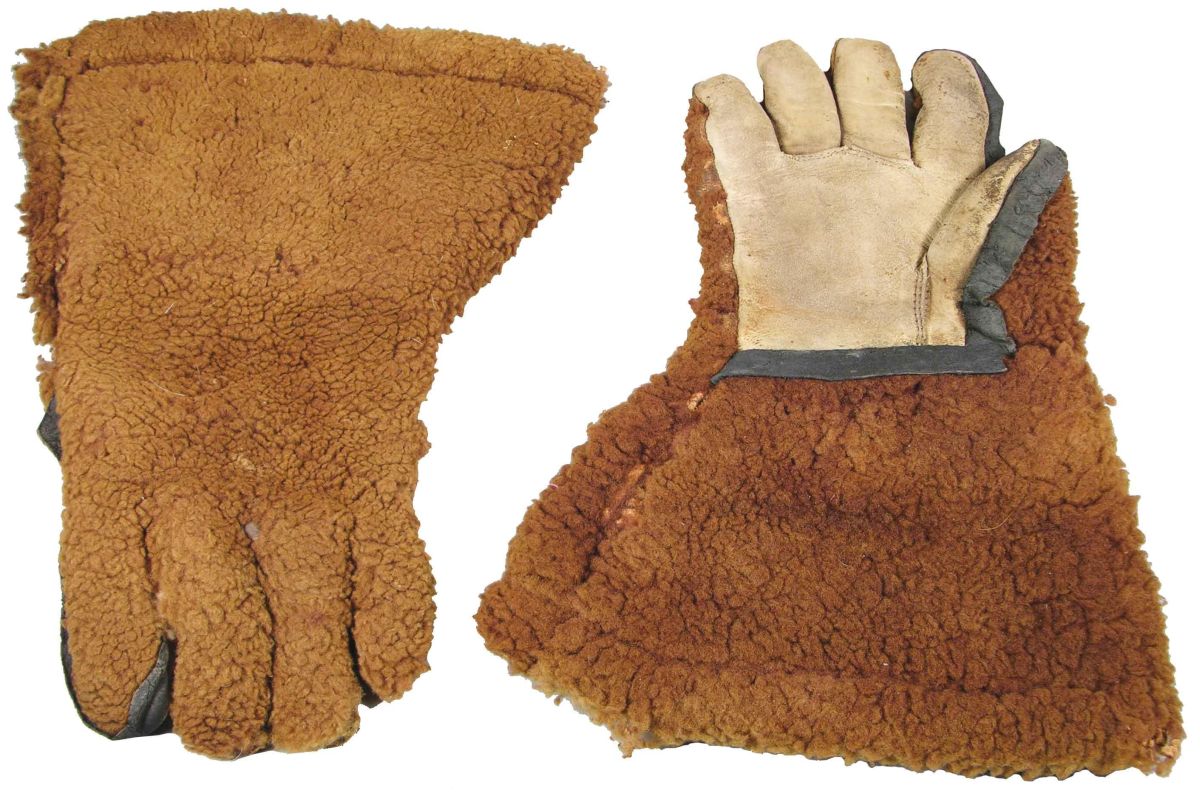 Very Early Buffalo Hide Cowboy Gloves