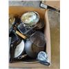 Image 2 : LARGE BOX OF POTS AND PANS