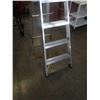 Image 2 : LITE 6 FOOT ALUMINUM A FRAME LADDER