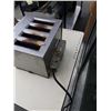 Image 8 : TOASTMASTER 4 SLICE STAILESS TOASTER TESTED AND WORKING WITH FRY CUTTER