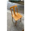 Image 2 : KIDS TABLE AND 2 CHAIRS