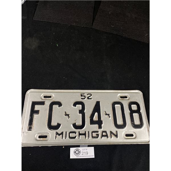 1952 Michigan License Plate