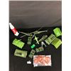 Image 2 : Lot of Vintage Plastic Army Men and Vehicles