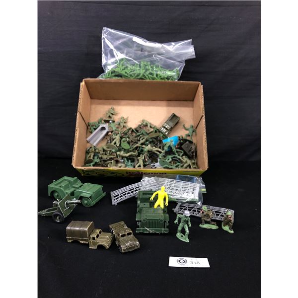 Vintage Tray Lot of Plastic Army Men and Vehicles