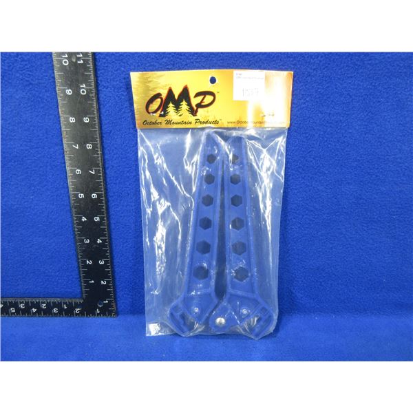 NEW - October Mountain Products Kick Stand Bow Stand