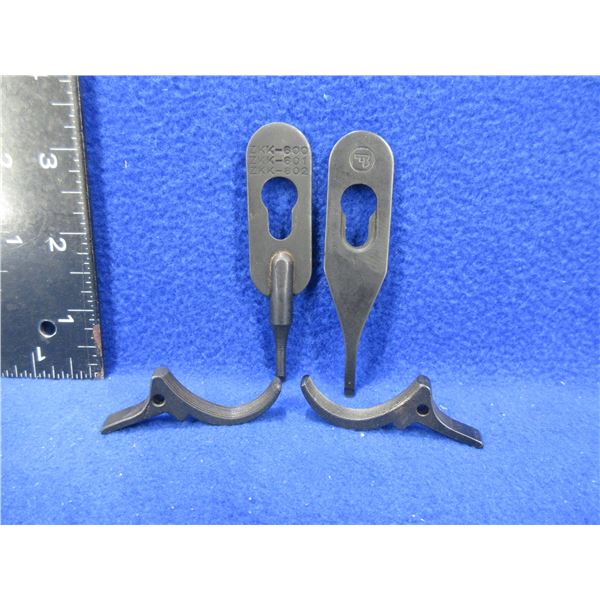 2 Triggers, 2 Screwdrivers - 1 Screwdriver is marked CZ