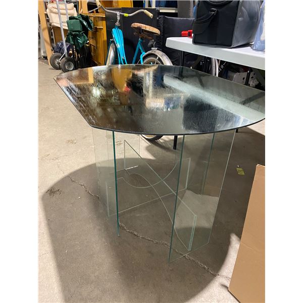 Mirrored top coffee table