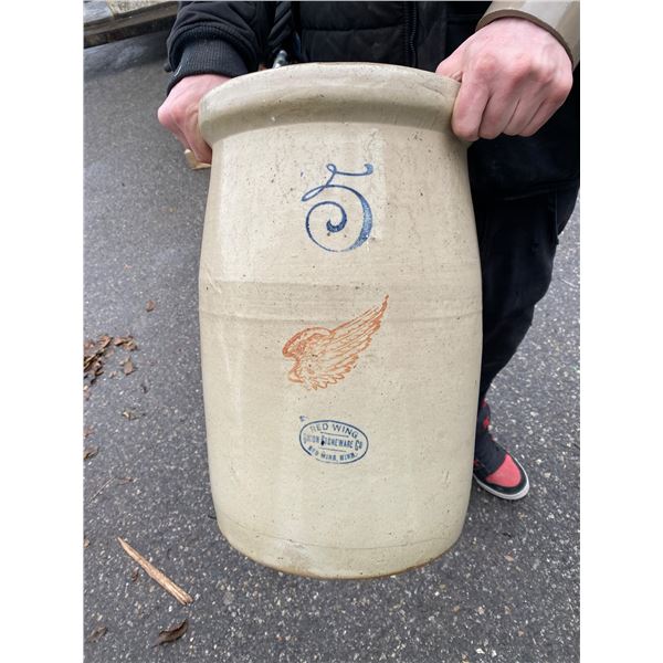 Redwing crock