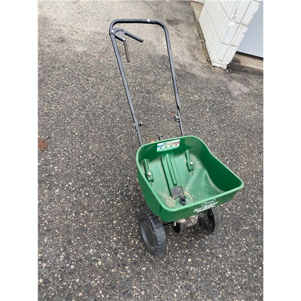Scott's turf builder edge guard spreader