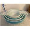 Image 1 : Pyrex nesting bowls
