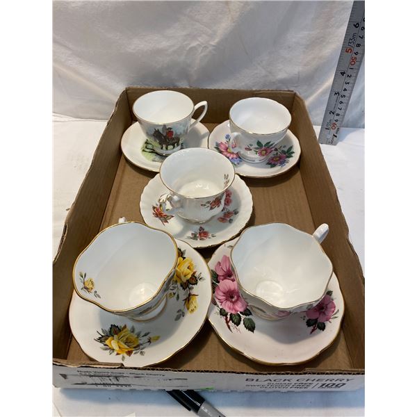 tea cups and saucers