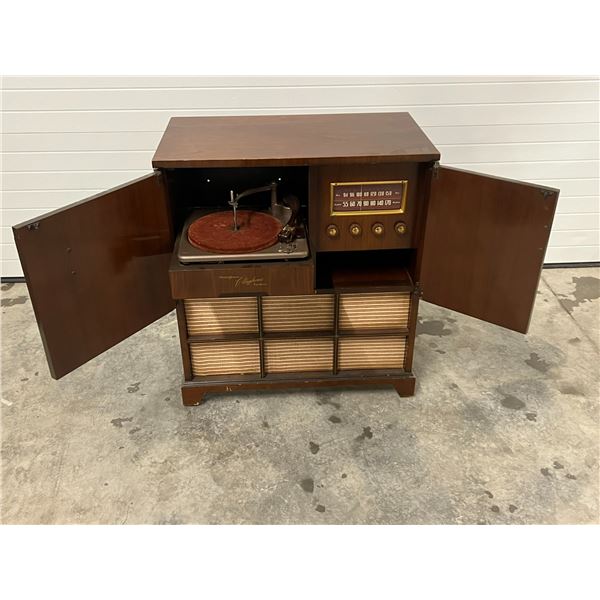 Vintage Westinghouse Record Player / Radio (approx 28.5x16