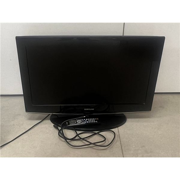 Samsung 32  Flat Screen Television TV LN32A450C1D - Works w/remote