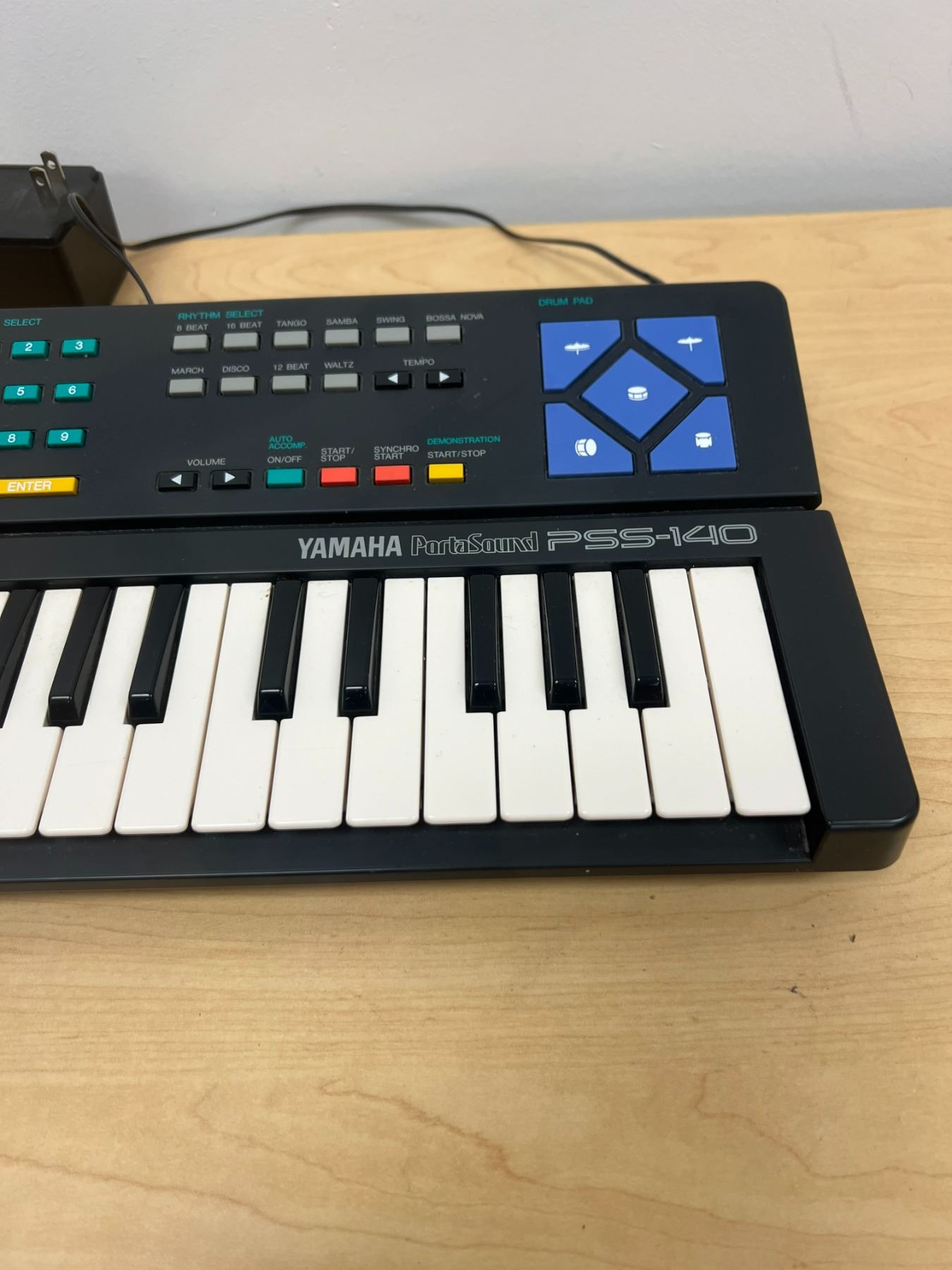 Yamaha Portasound PSS 140 Keyboard With Adaptor Works approx 22x8 yamaha-portasound-pss-140-keyboard-with-adaptor-works-approx-22x8