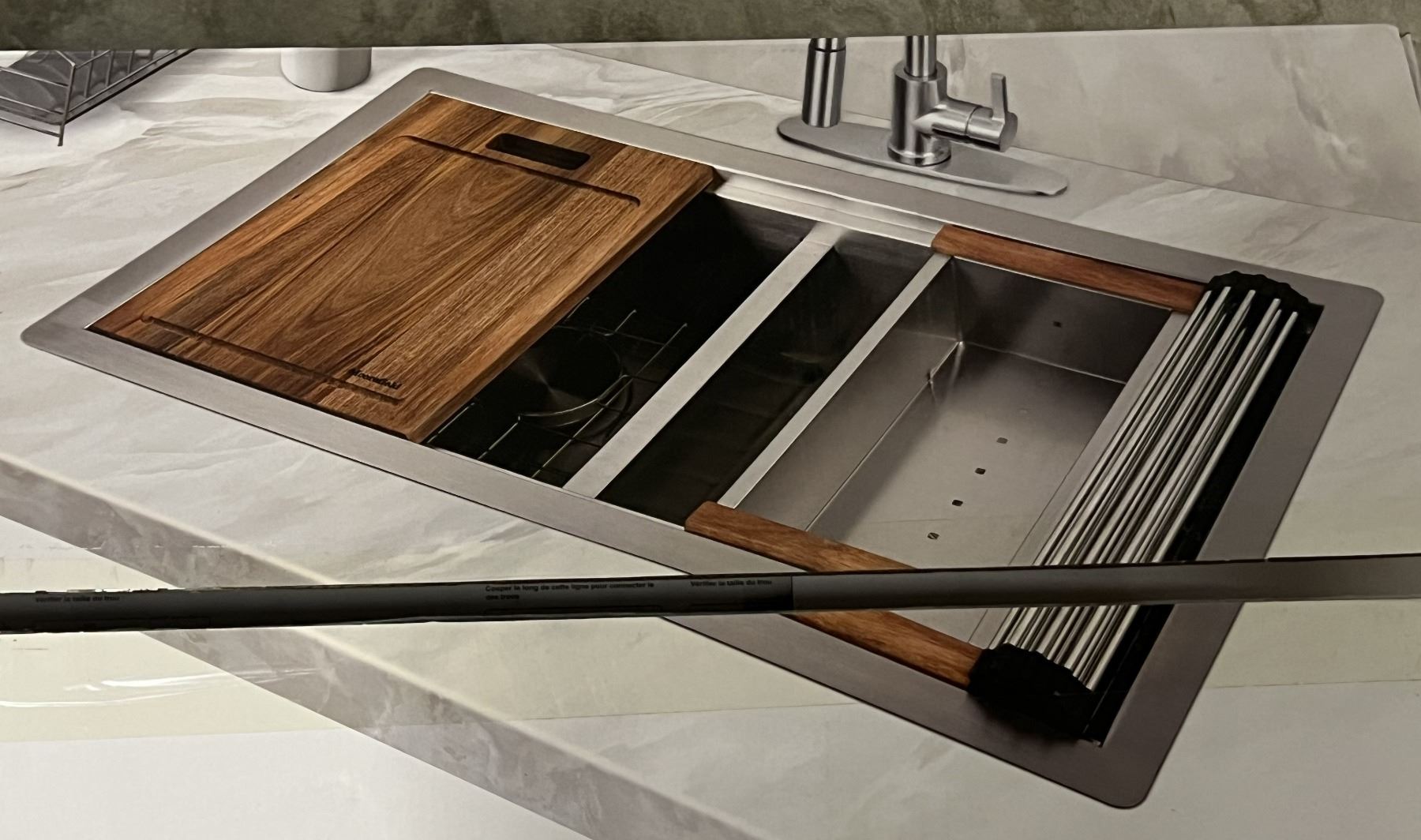 Moorefield Francois Kitchen Sink Workstation looks new in box