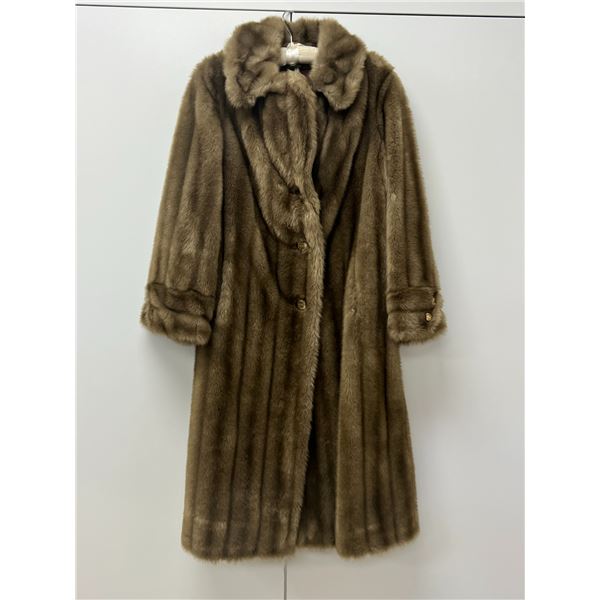 Sterling Stall Winnipeg Fur? Coat excellent overall