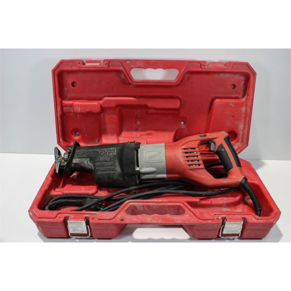 MILWAUKEE 15 AMP SUPER SAWZALL W/ CASE