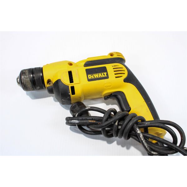 DEWALT 3/8  VSR DRILL, MODEL DWD112