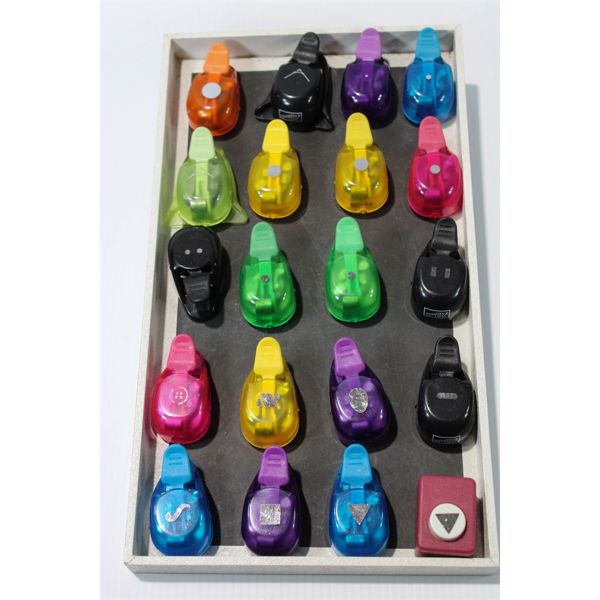 ASSORTMENT OF SMALL PAPER PUNCHES, MOSTLY STAMPIN UP!