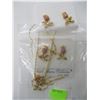 Image 2 : LOT OF ASSORTED FASHION JEWELRY