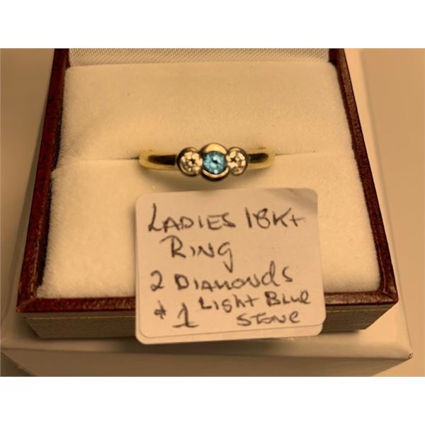 LADIES 18KT RING W/2 DIAMONDS & 1 LIGHT BLUE STONE - SIZE 7