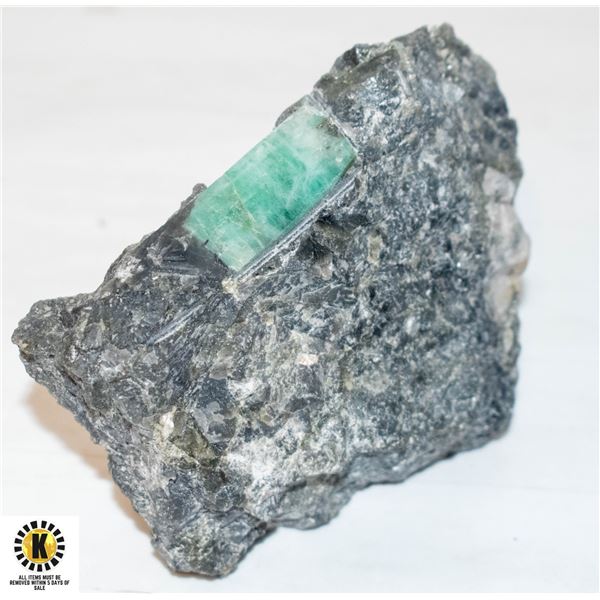 GENUINE EMERALD GEMSTONE CRYSTAL IN MATRIX STONE