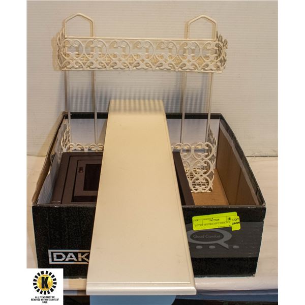 LOT OF DECORATIVE SHELVES