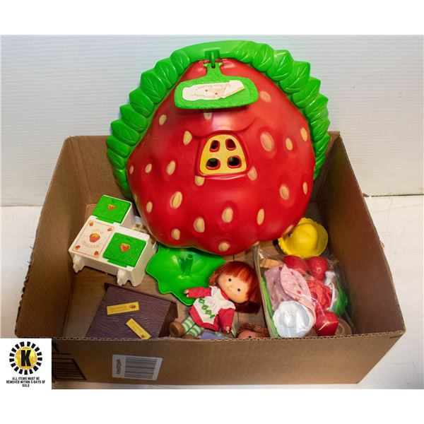 VINTAGE STRAWBERRY SHORTCAKE HOUSE & ACC.
