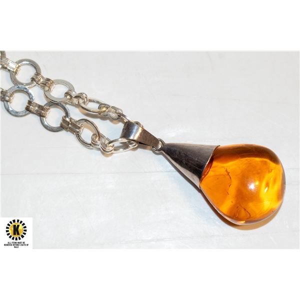 VINTAGE AMBER PENDANT WITH CHAIN