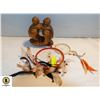 Image 1 : 2 DREAM CATCHERS & WOOD CARVED FIGURAL STATUE