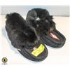 Image 1 : BLACK FUR TRIMMED SIZE 8 LEATHER MOCASSINS-ESTATE