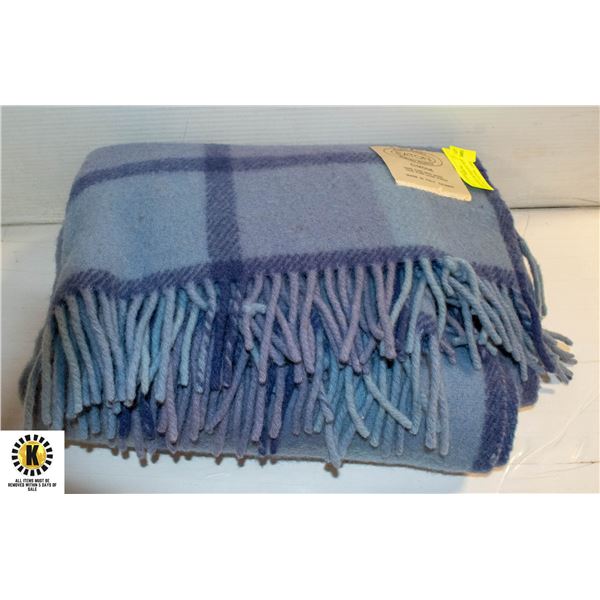 VINTAGE 100 PERCENT WOOL MADE IN ITALY EATONS