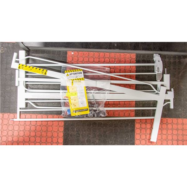 REGALO EASY STEP EXTRA TALL SAFETY GATE 29"-36.5"